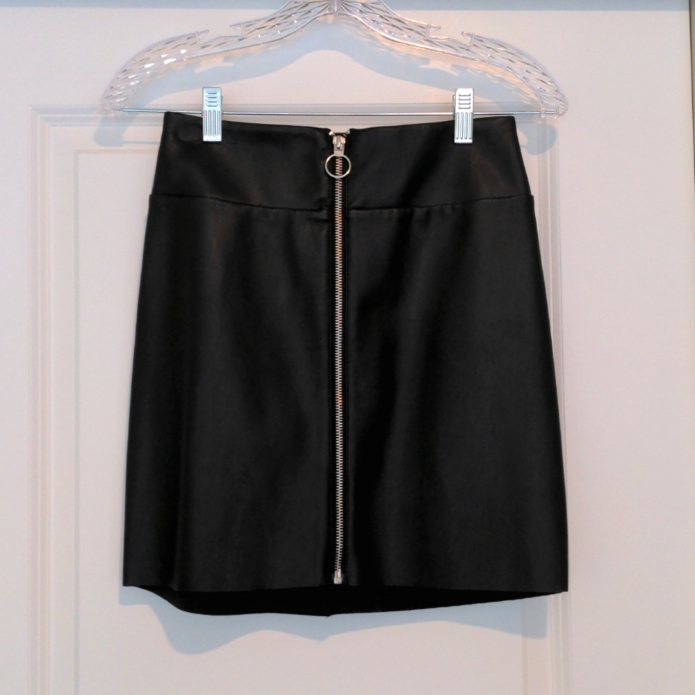 Express black leather skirt